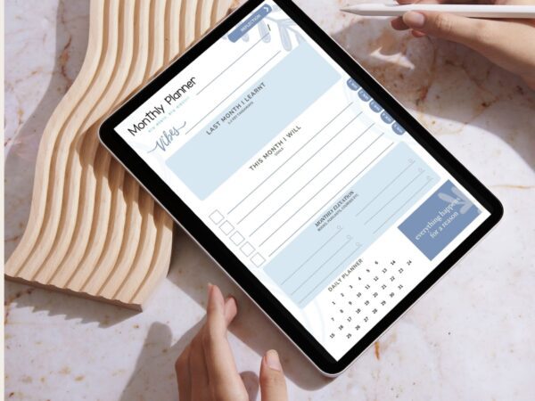 Customizable Blue PLR Planner for Easy Reselling