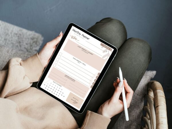 Customizable PLR Planner for Easy Reselling