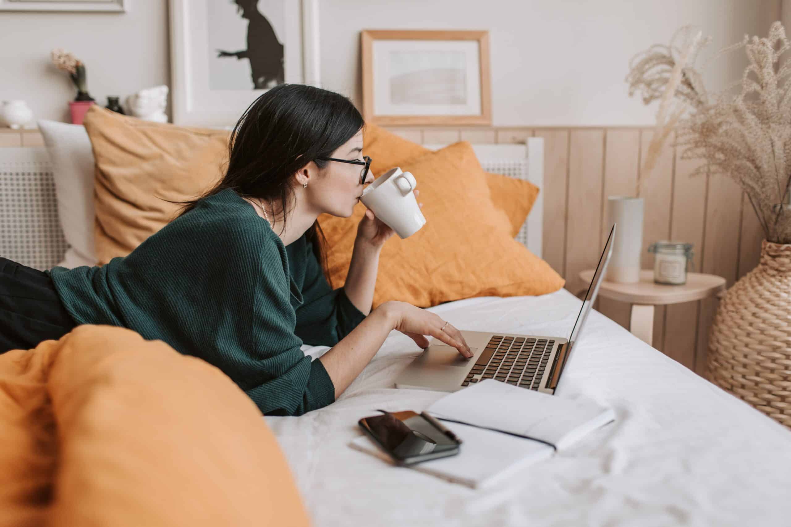 Read more about the article Unlock Passive Income: How Digital Products and PLR Can Kickstart Your Six-Figure Online Business